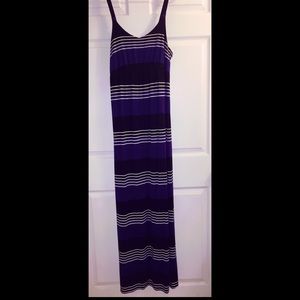Old Navy Women's maternity maxi dress